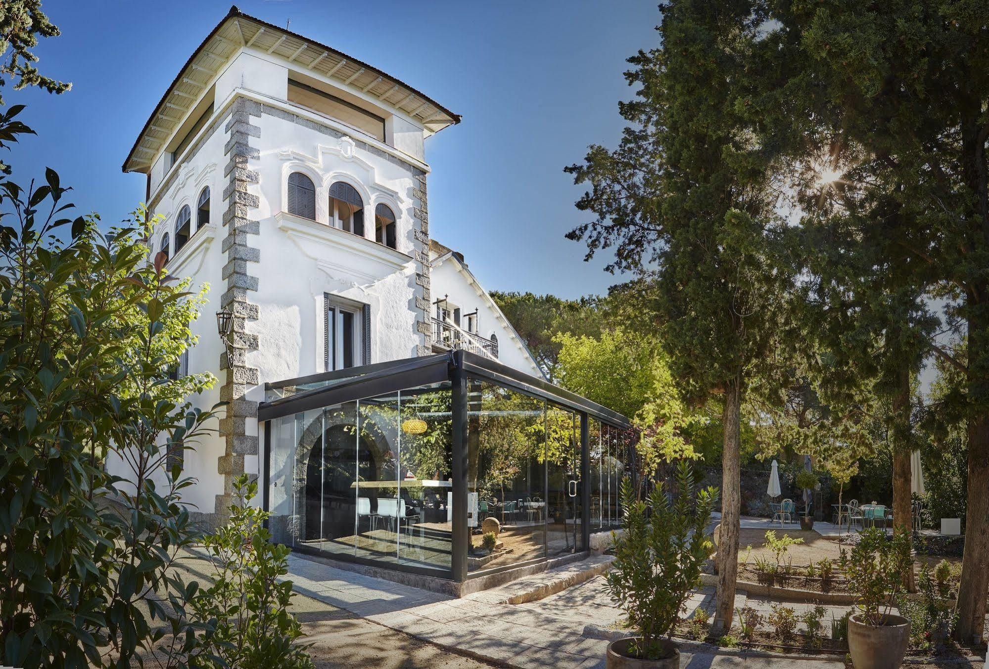 Box Art Hotel - La Torre Collado Mediano Екстериор снимка