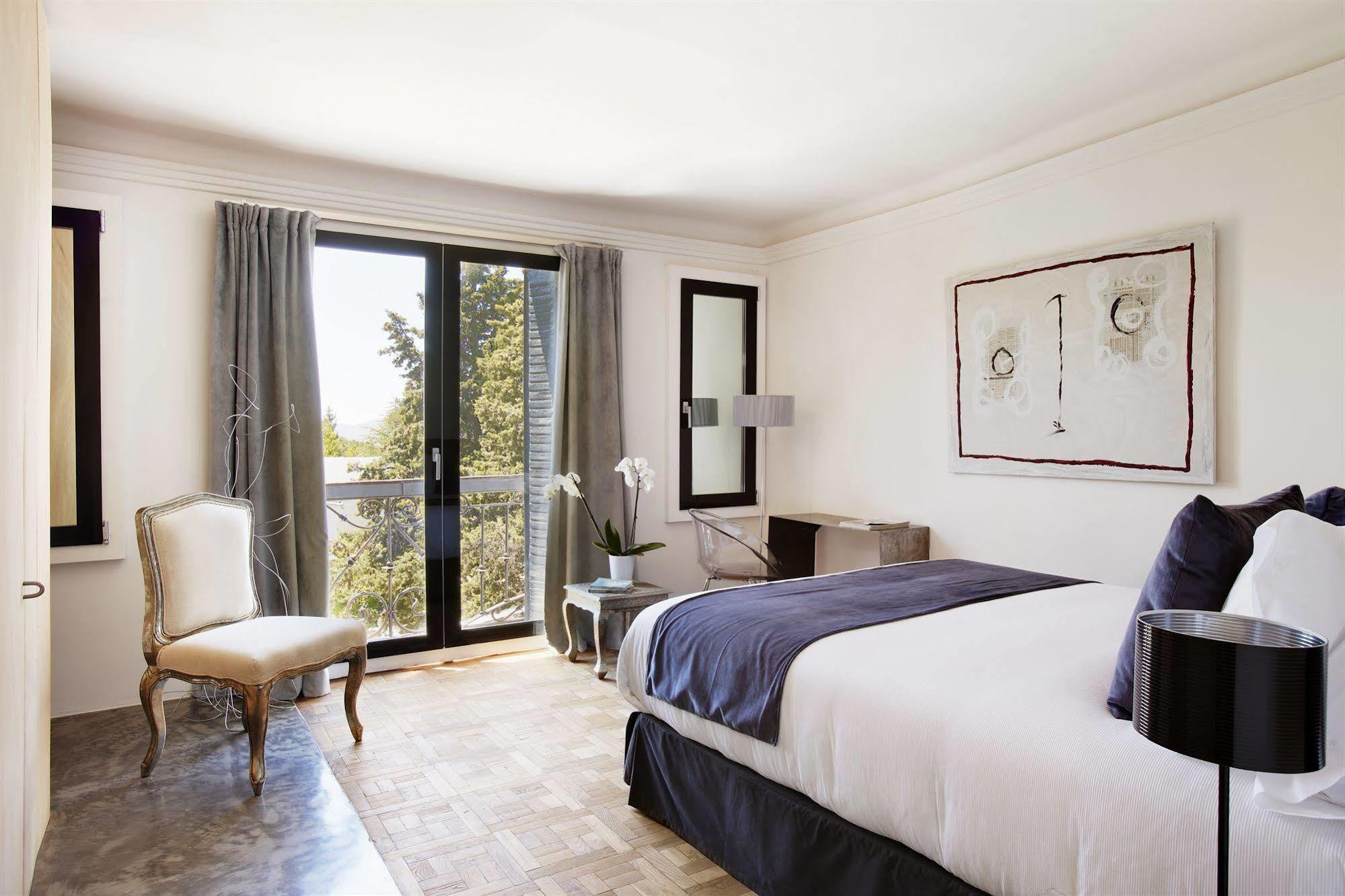 Box Art Hotel - La Torre Collado Mediano Екстериор снимка